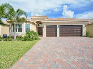 8199 Green Mountain Rd, Boynton Beach, FL 33473