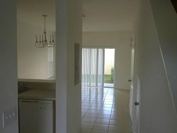 3rd image of 10620 Savannah Wood Dr #88