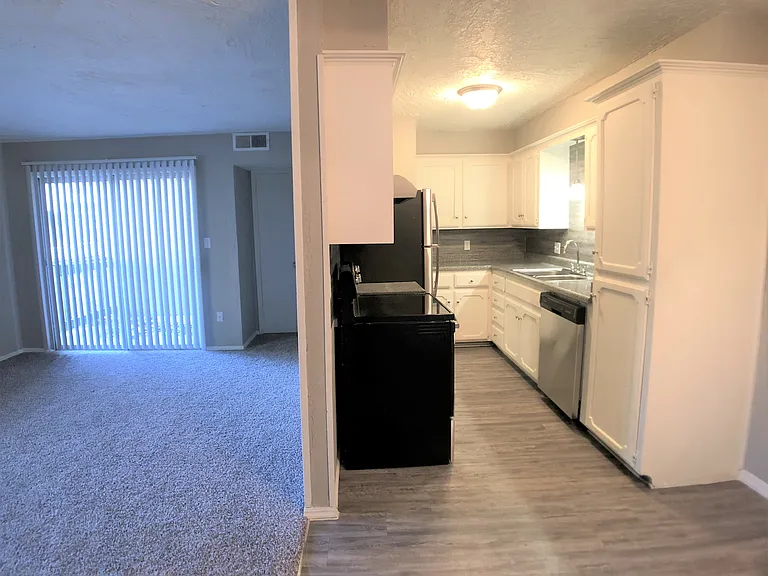 Rock Canyon Apartments — Photo 7