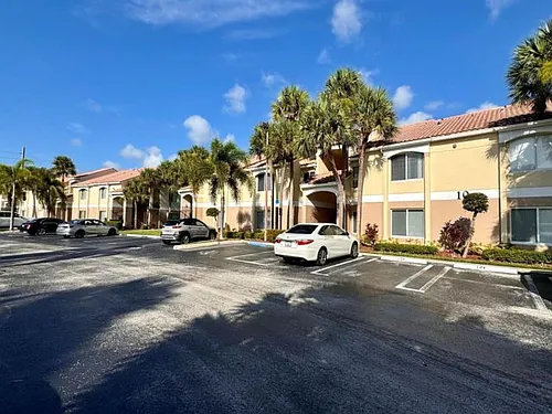 815 W Boynton Beach Blvd Photo 1