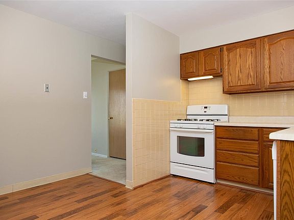 5th image of 5 Kathleen Ct