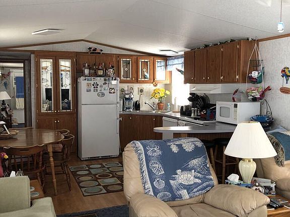 4th image of 106 NE 76th Street