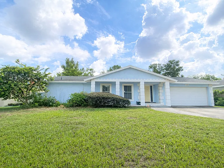 2114 Winnebago Trl — Photo 1