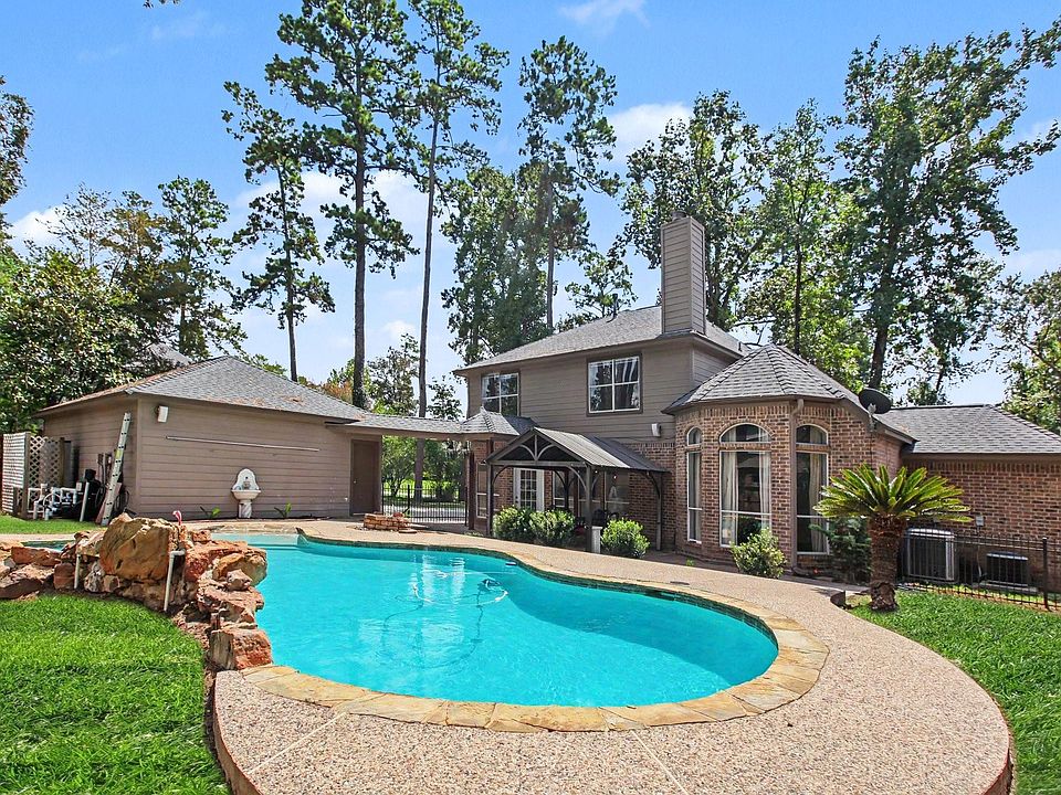 1st image of 551 Stephen F Austin Dr