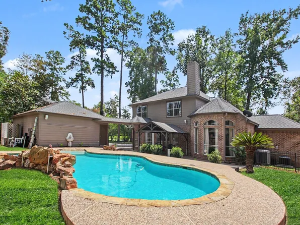 551 Stephen F Austin Dr, Conroe, TX 77302