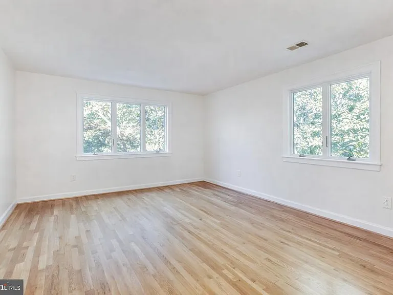 7220 Vistas Ln — Photo 10