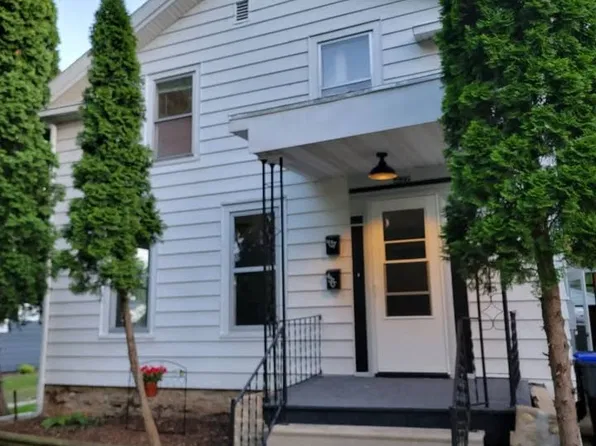 437.5 E Doty Ave #B, Neenah, WI 54956