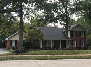 14114 Ladue Rd, Chesterfield, MO 63017