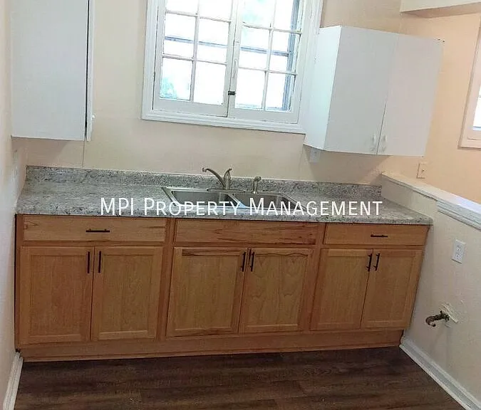 3356 N 12th St #A — Photo 8