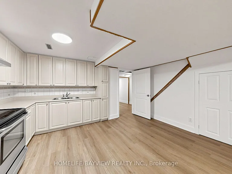 123 Kersey Cres #BASEMENT — Photo 13