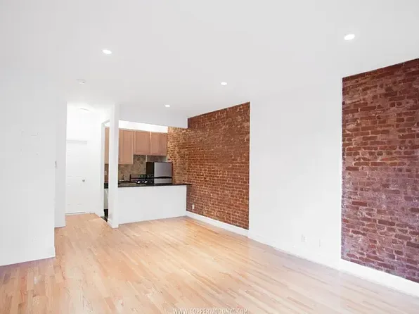 310 E 85th St, New York, NY