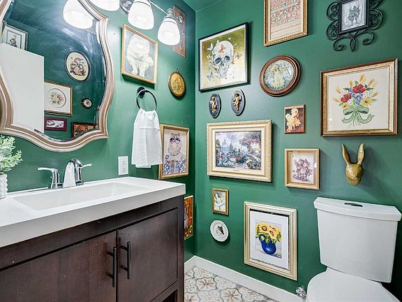 4th image of 120 Oaktree Ln SW