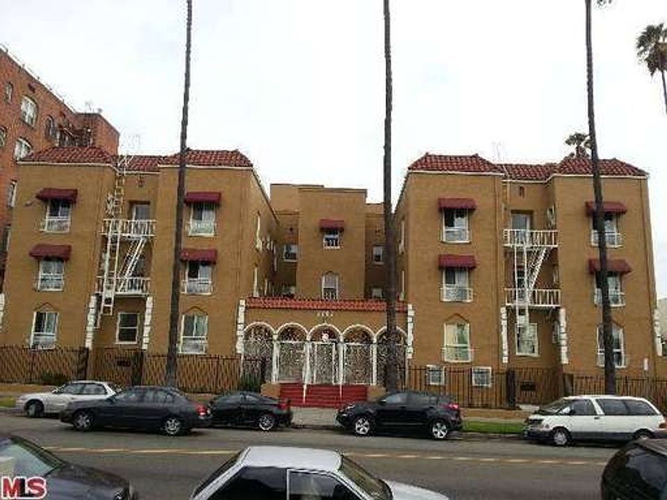 1st image of 3701 W 1st St #305