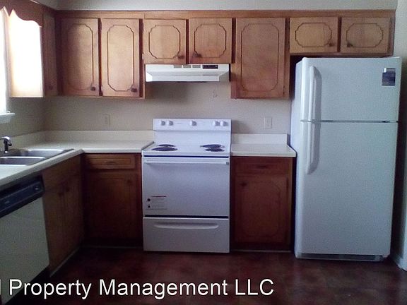 3rd image of 150 Yellow Jacket Dr APT 17