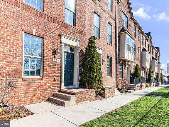 2nd image of 966 S Macon St