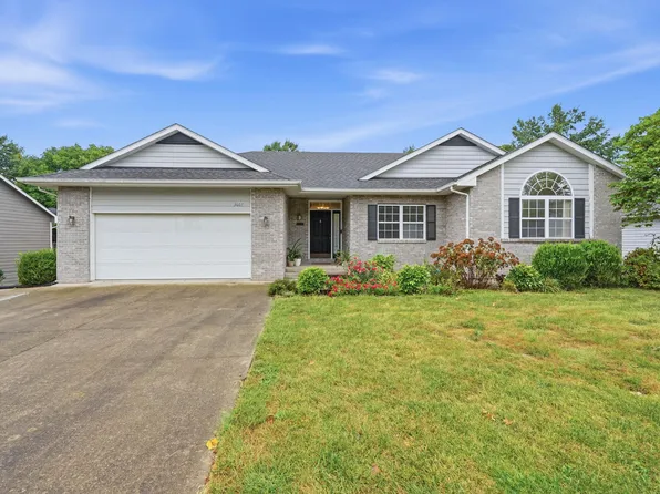 3607 Blue Cedar Ln, Columbia, MO 65203