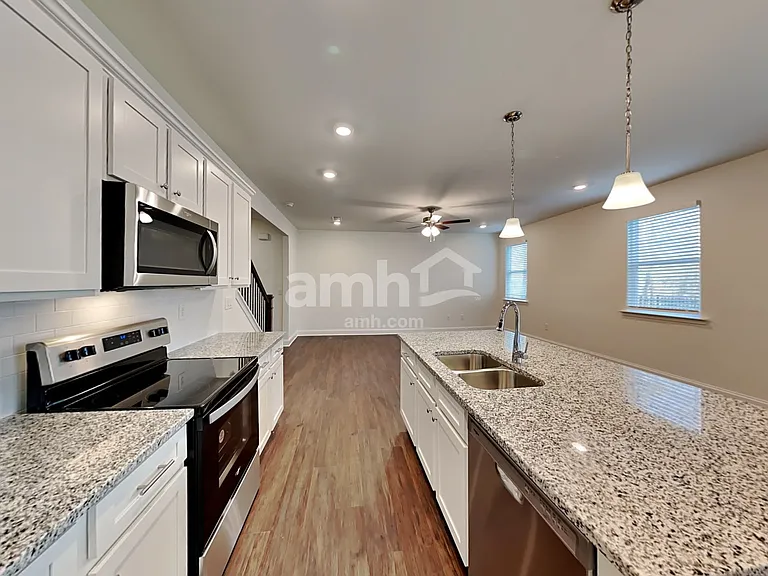 589 Summit View Ln — Photo 3