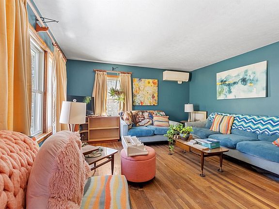 5th image of 38 Garnet St