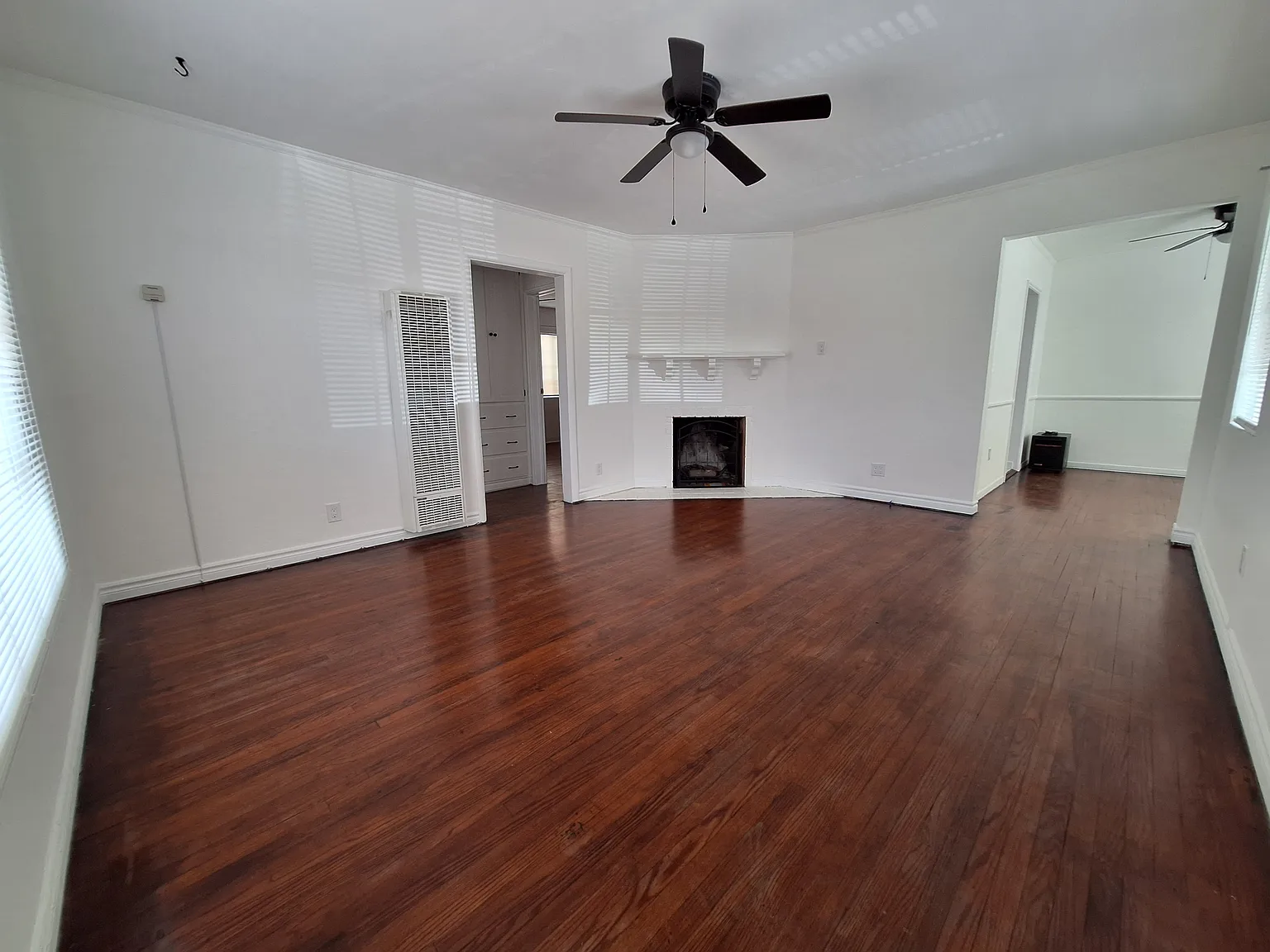 2 bed, 900 sqft, $3,250 — Photo 2