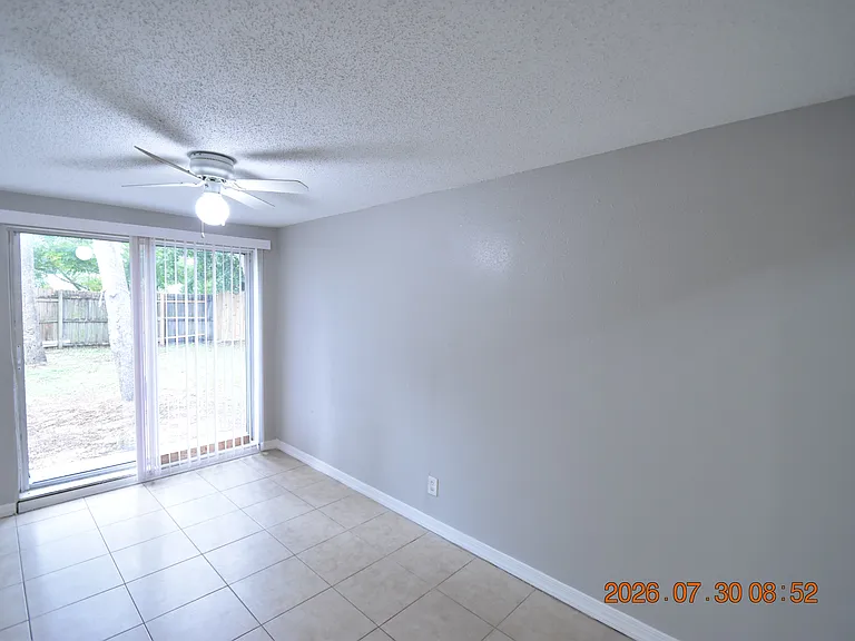 12203 N 9th St — Photo 9