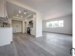 820 W Devonshire Ave #B, Hemet, CA 92543