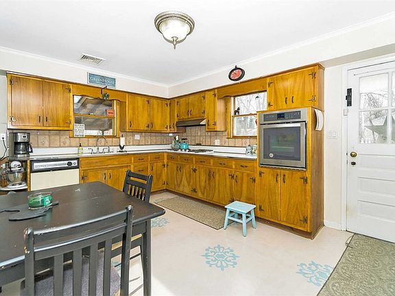 4th image of 29 Cedar Ave