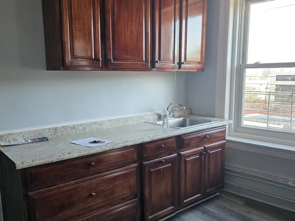 31 Gray Street image 8 of 13