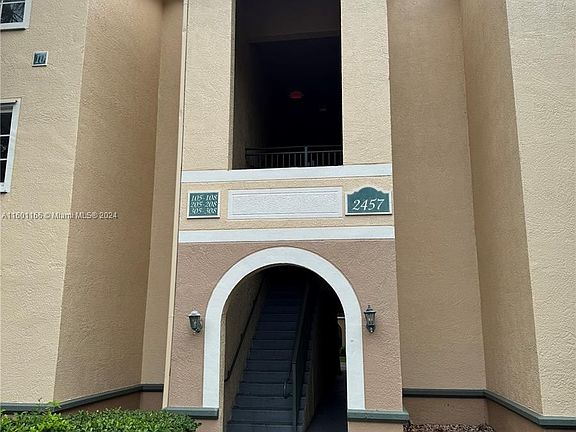 3rd image of 2457 Centergate Dr APT 305