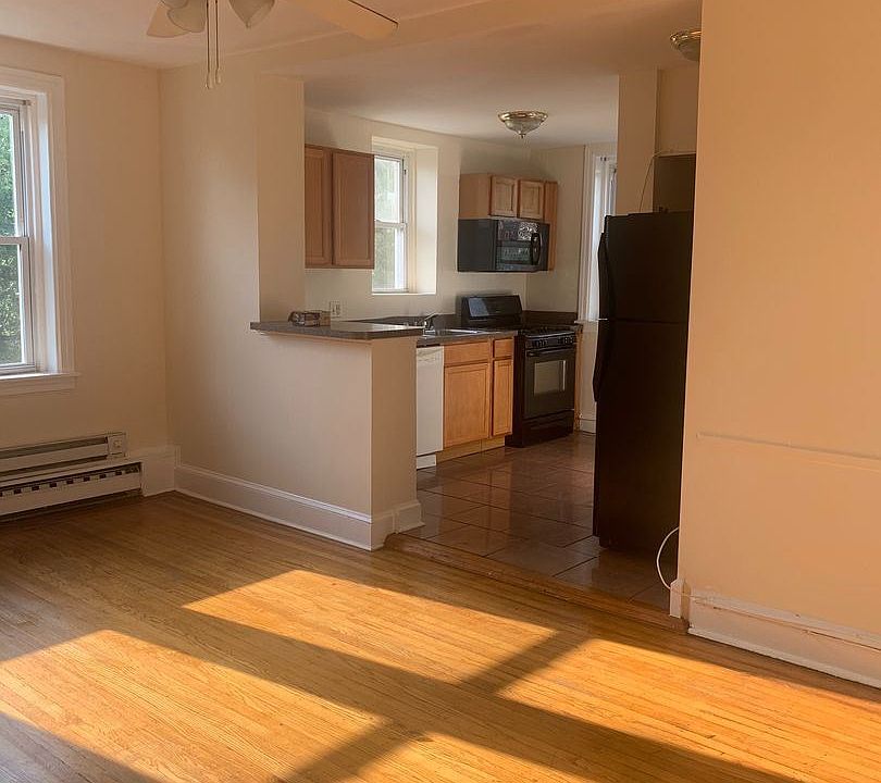 1st image of 4845 Pine St Unit D1