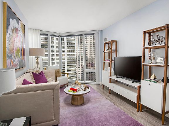 4th image of 645 N McClurg Ct #3202