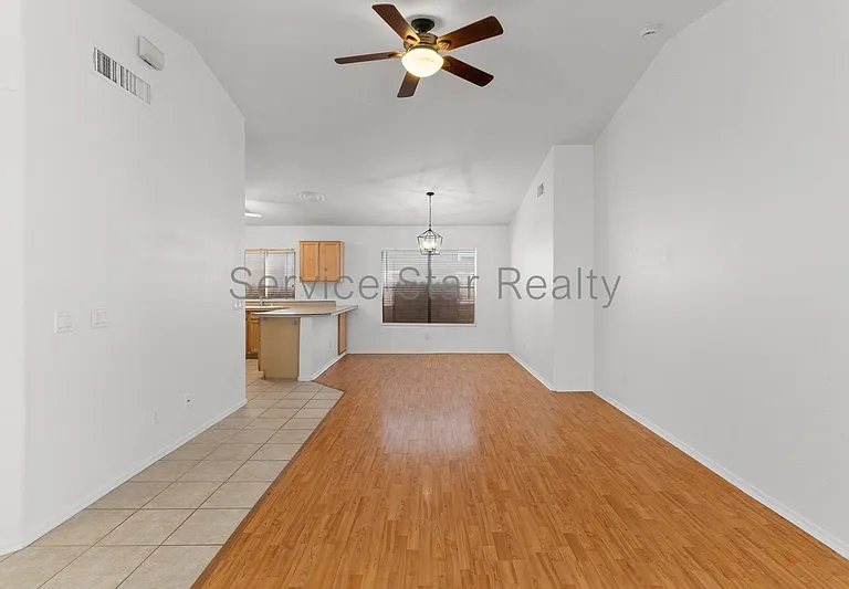 3039 E Hononegh Dr — Photo 4