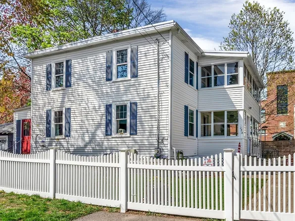 284 Ash St, Waltham, MA 02453