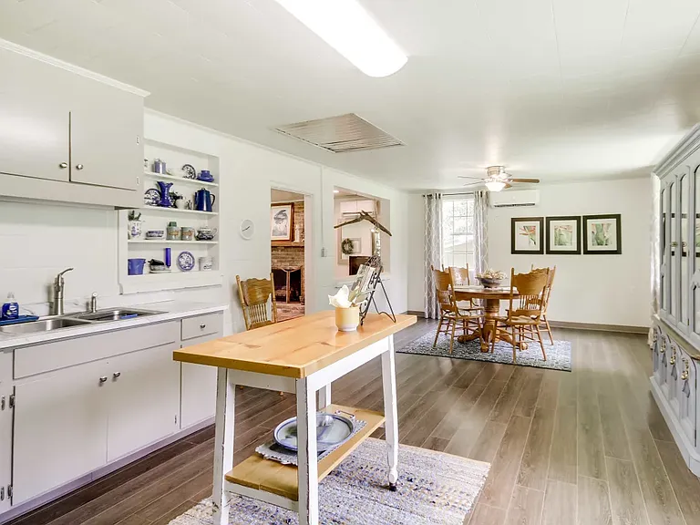 1009 Jefferson St — Photo 11