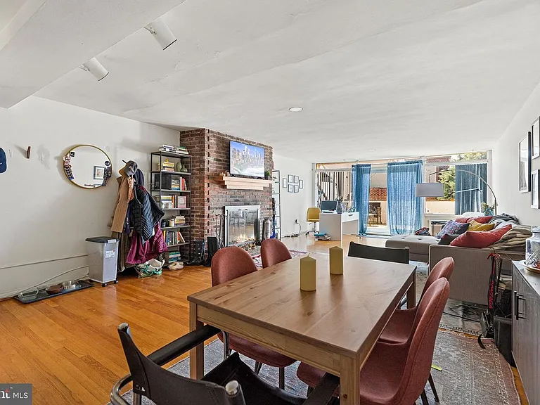 1928 Lombard St #3 — Photo 1