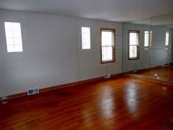 2nd image of 3441 N Plainfield Ave