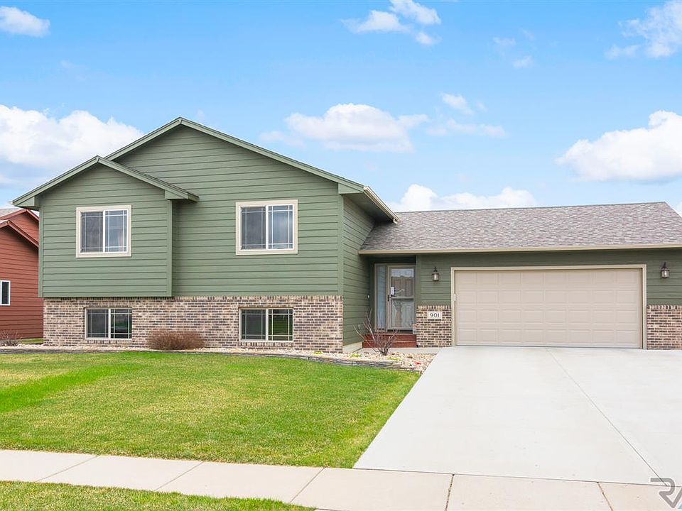 1st image of 901 Honeysuckle Dr