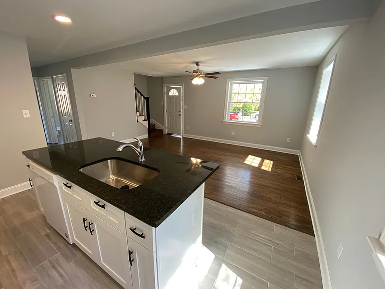 3505 Rosewood Ave — Photo 5