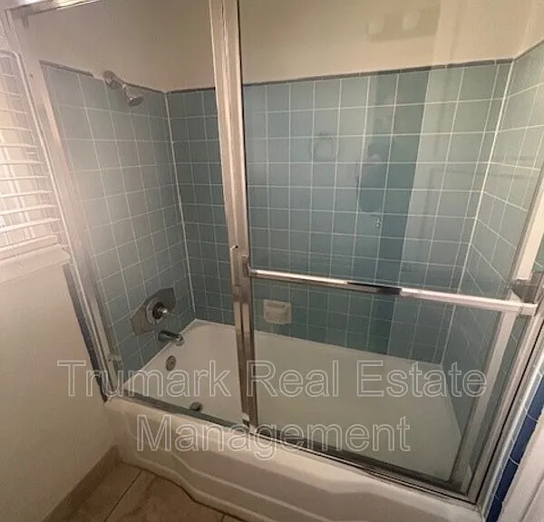 1253 S Glendale Ave #G — Photo 5