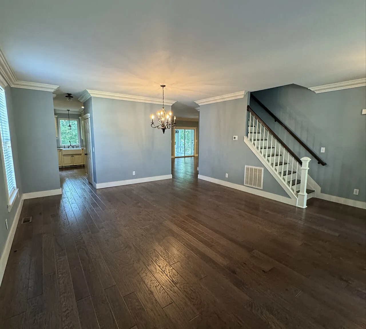 3 bed, 2848 sqft, $2,400 — Photo 2