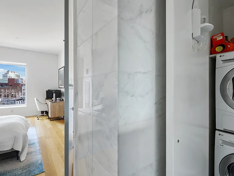 1 York St #6D — Photo 11