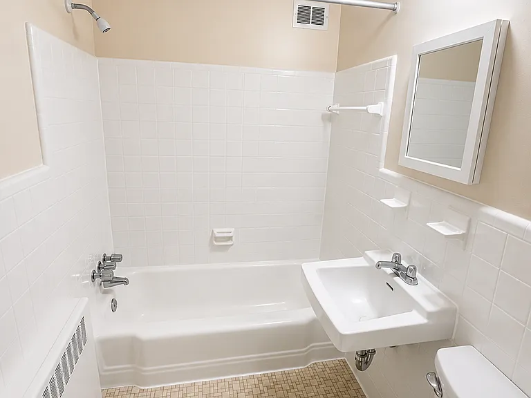 1521 D St SE #101 — Photo 5