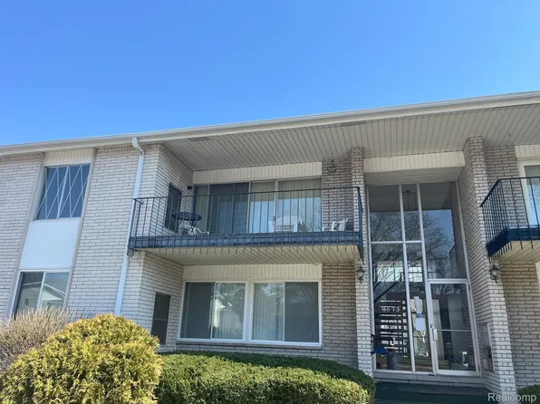 8673 Kennedy Cir Unit 5, Warren, MI 48093