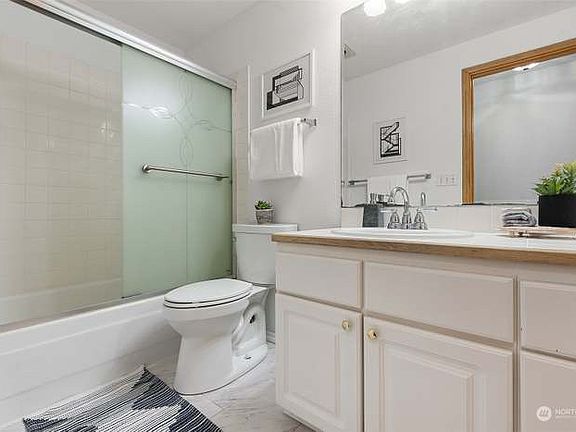 4th image of 14200 NE 171st St #B