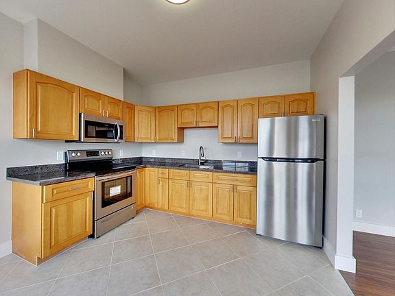 4th image of 1205 Hyde St #11