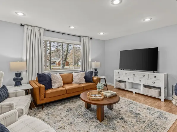 201 N Dogwood St #Id1241305p, Siloam Springs, AR 72761