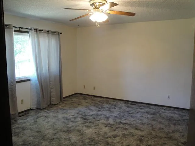 632 Lunar Ln — Photo 10