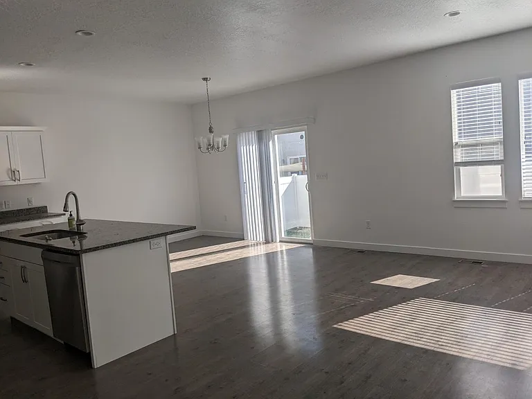 504 S Pegasus Way — Photo 34