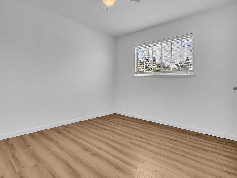 2502 S Olive St — Photo 17