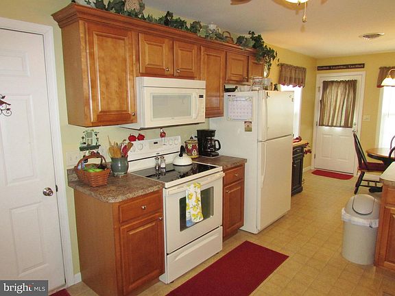 5th image of 228 Park View Dr