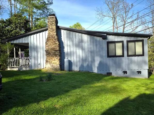 4455 Trail Hollow Rd, Cosby, TN 37722